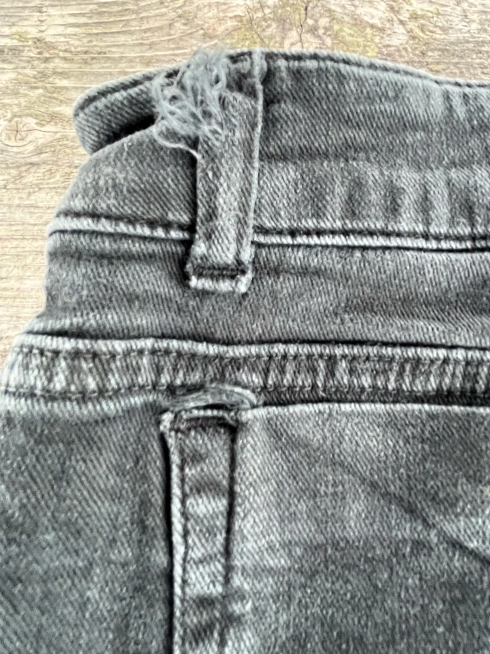 MELLVILLE Black Women's Denim Shorts - Distressed Frayed Hem SZ 42, USA L